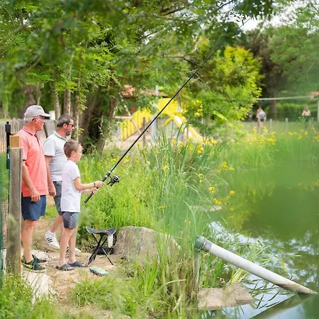 Mobilehome Evasion 54 度假居 *