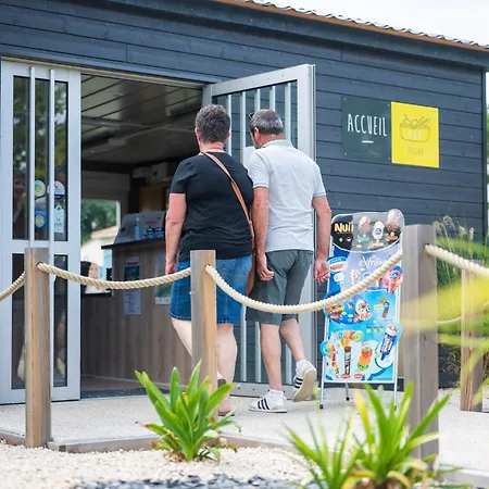 Mobilehome Evasion 54 度假居